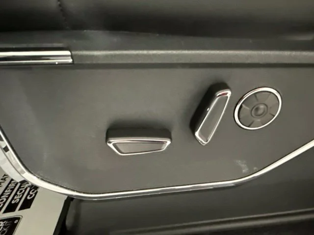 Used 2025 White Ford Platinum image 18