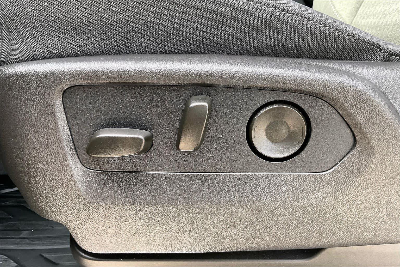Used 2026 Sterling Metallic GMC Elevation image 30