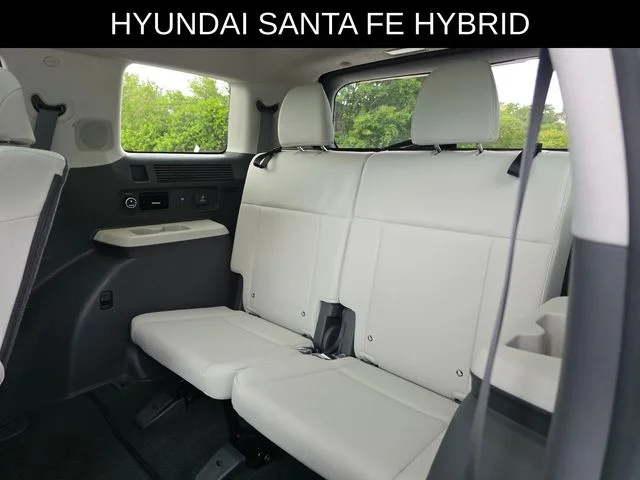 Used 2025 White Hyundai Calligraphy image 18