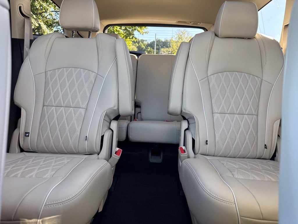 Used 2024 Gray Buick Avenir image 25