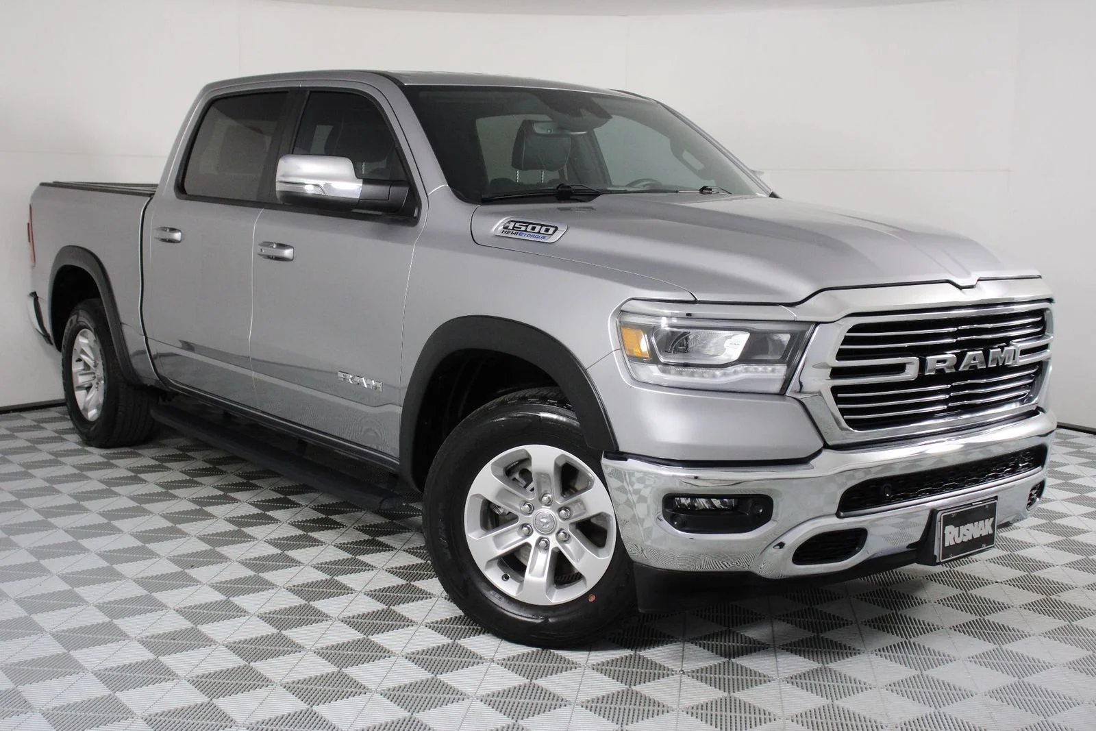 Used 2023 Billet Silver Metallic Clearcoat Ram Laramie image 32