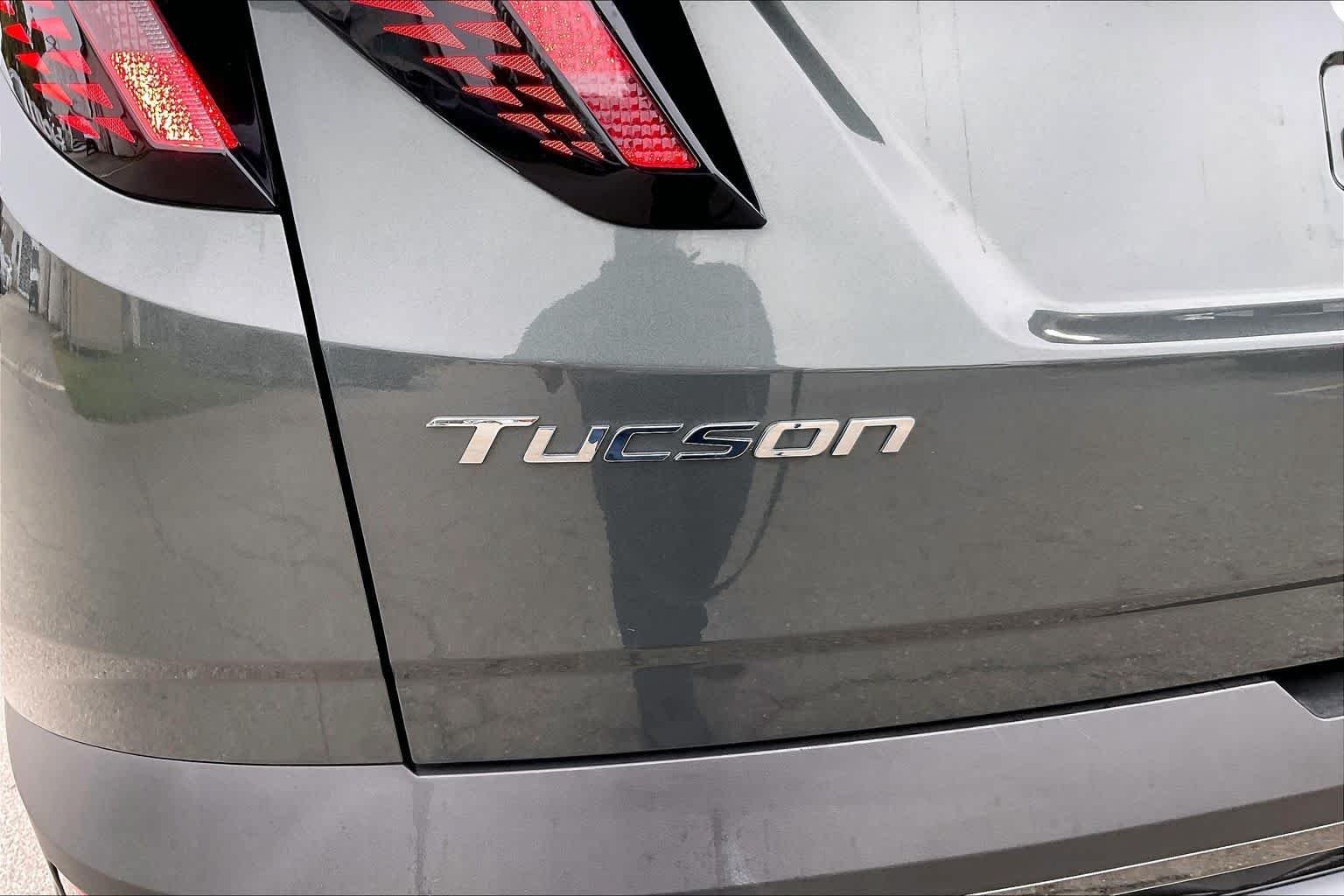 Used 2024 Amazon Gray Hyundai Limited image 9