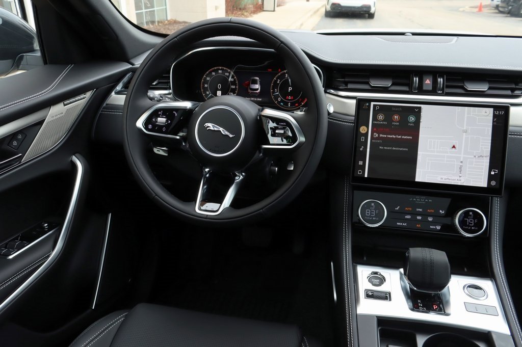 2026 JAGUAR F-PACE - Image 15