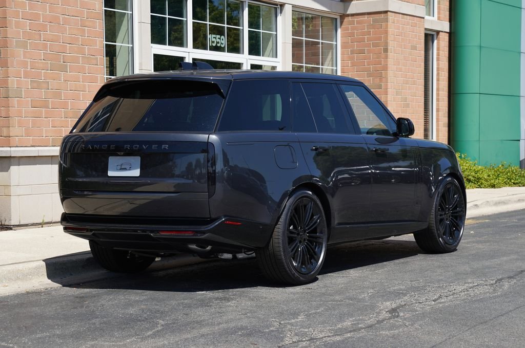 New 2026 Carpathian Grey Land Rover SE image 6