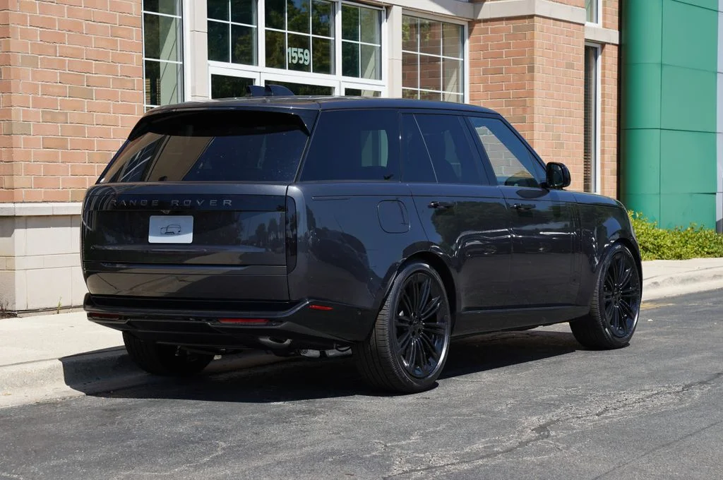 New 2026 Carpathian Grey Land Rover SE image 6
