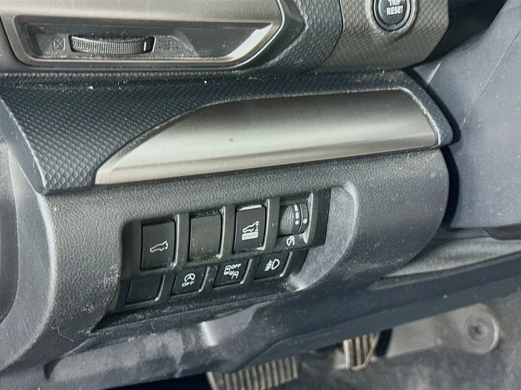 Used 2019 Green Subaru Premium image 10