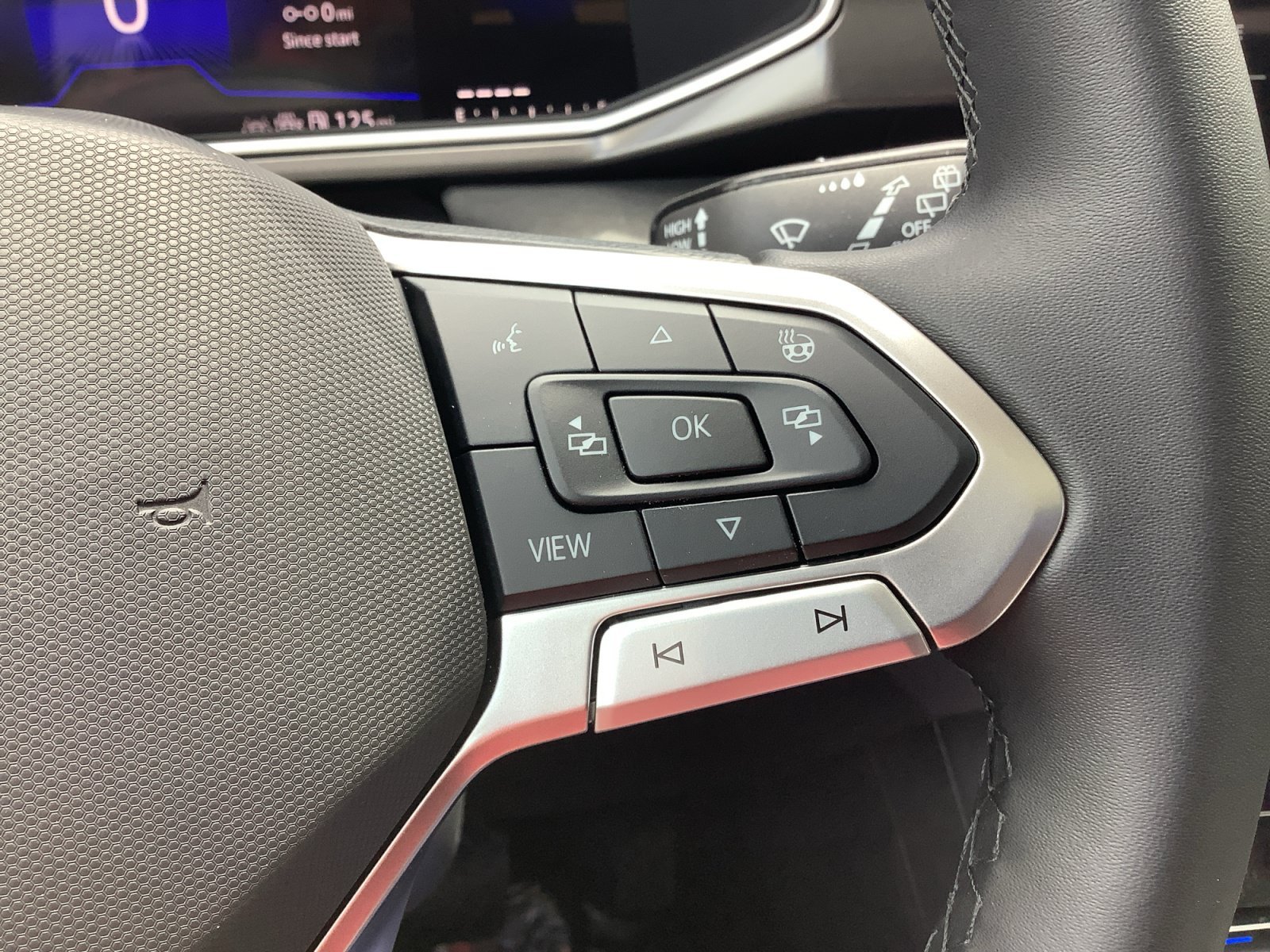New 2026 Monument Gray w/Deep Black Roof Volkswagen SE Black image 25