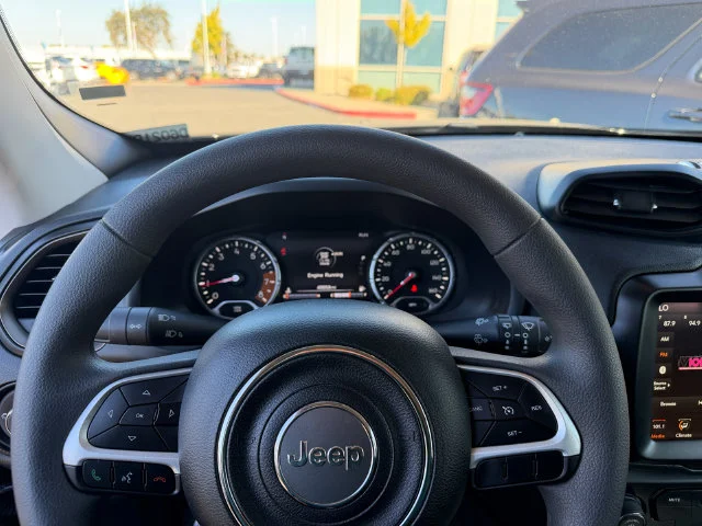Used 2023 Black Jeep Latitude image 14