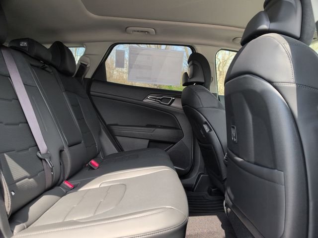 New 2026 Snow White Pearl Kia SX Prestige image 26