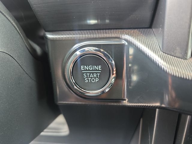 New 2026 Iconic Silver Metallic Ford Lariat® image 52