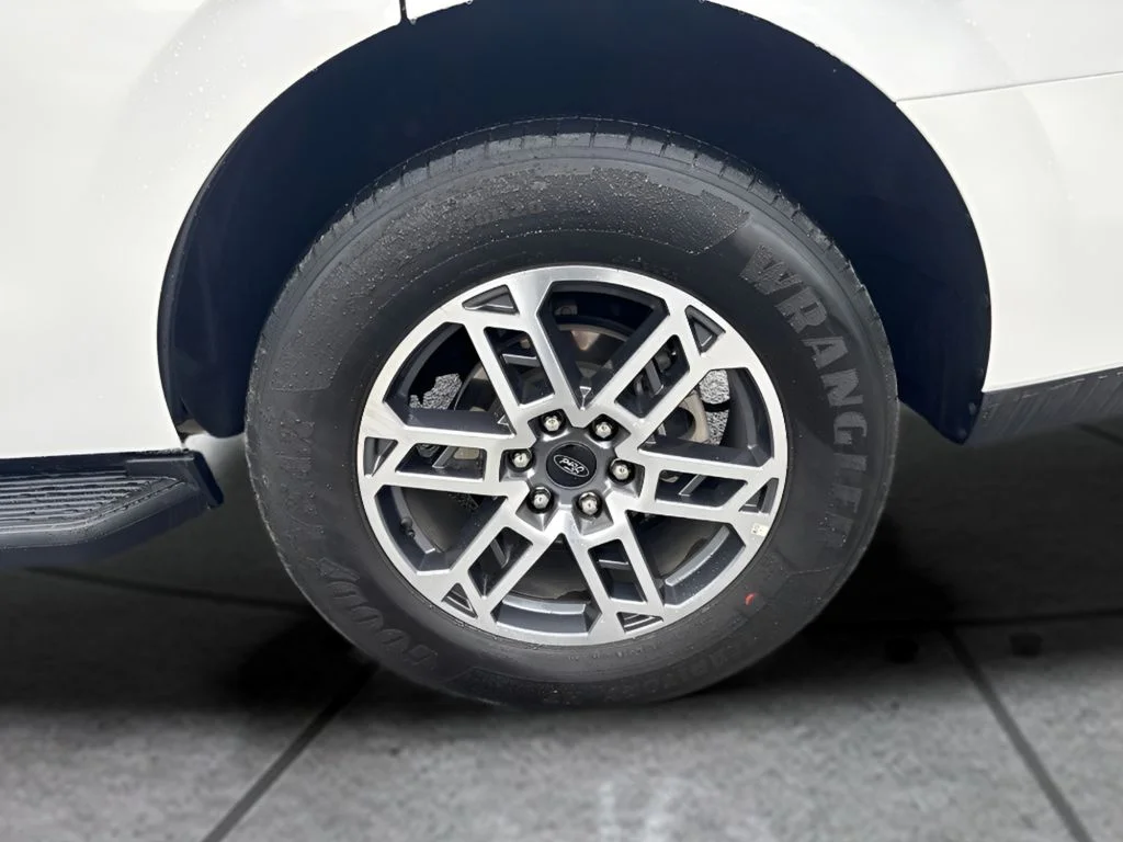 Used 2025 White Ford Active image 24