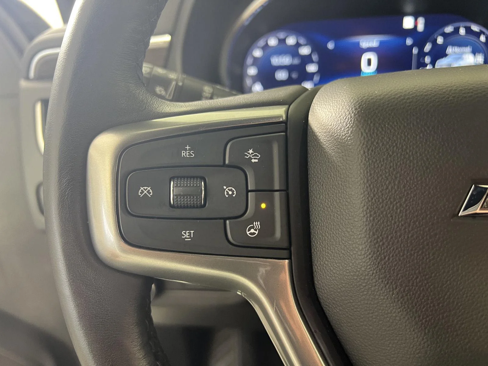 Used 2022 SUMMIT WHITE Chevrolet Z71 image 11