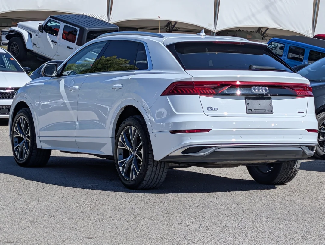 Used 2019  Audi Technik - S-Line - Leather - Sunroof - HUD - Healed/Ventilated Seats image 6