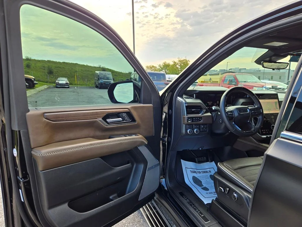 Used 2026 Black GMC Denali Ultimate image 14