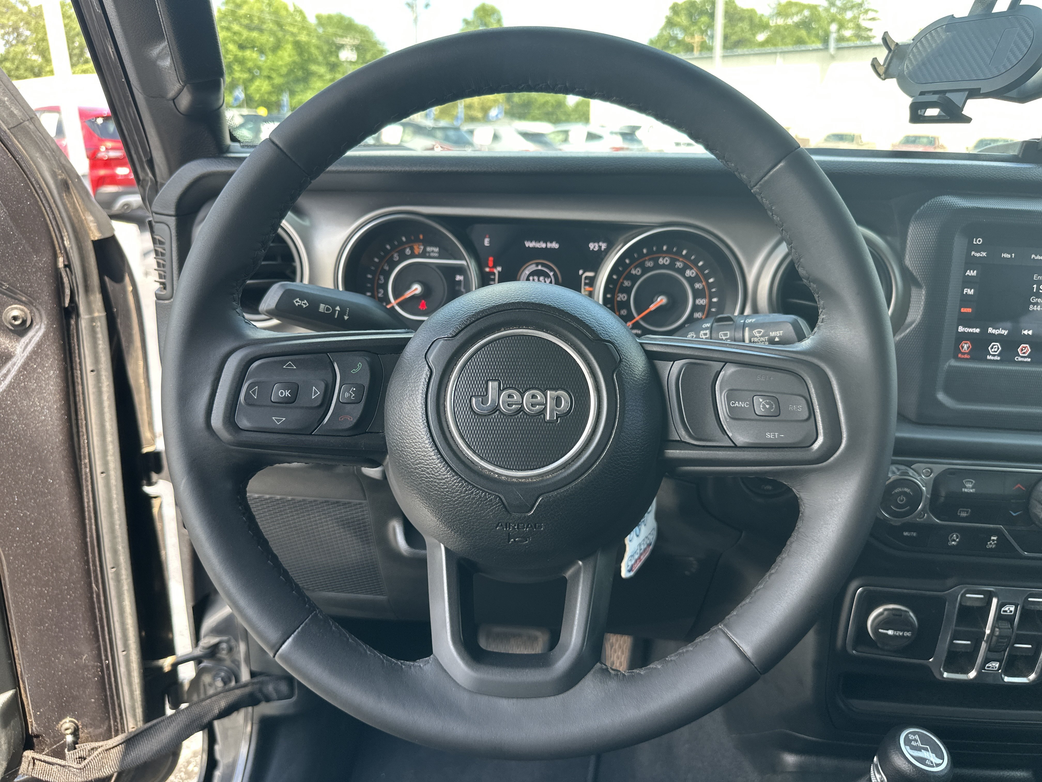 Used 2020 Granite Crystal Metallic Clearcoat Jeep Sport S image 27