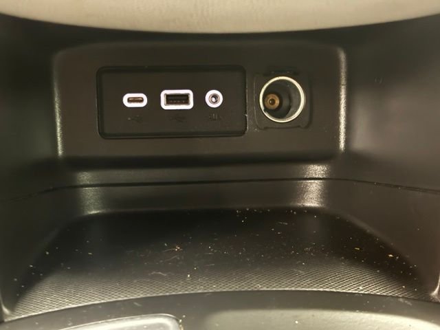 Used 2020 White Chevrolet LS image 27