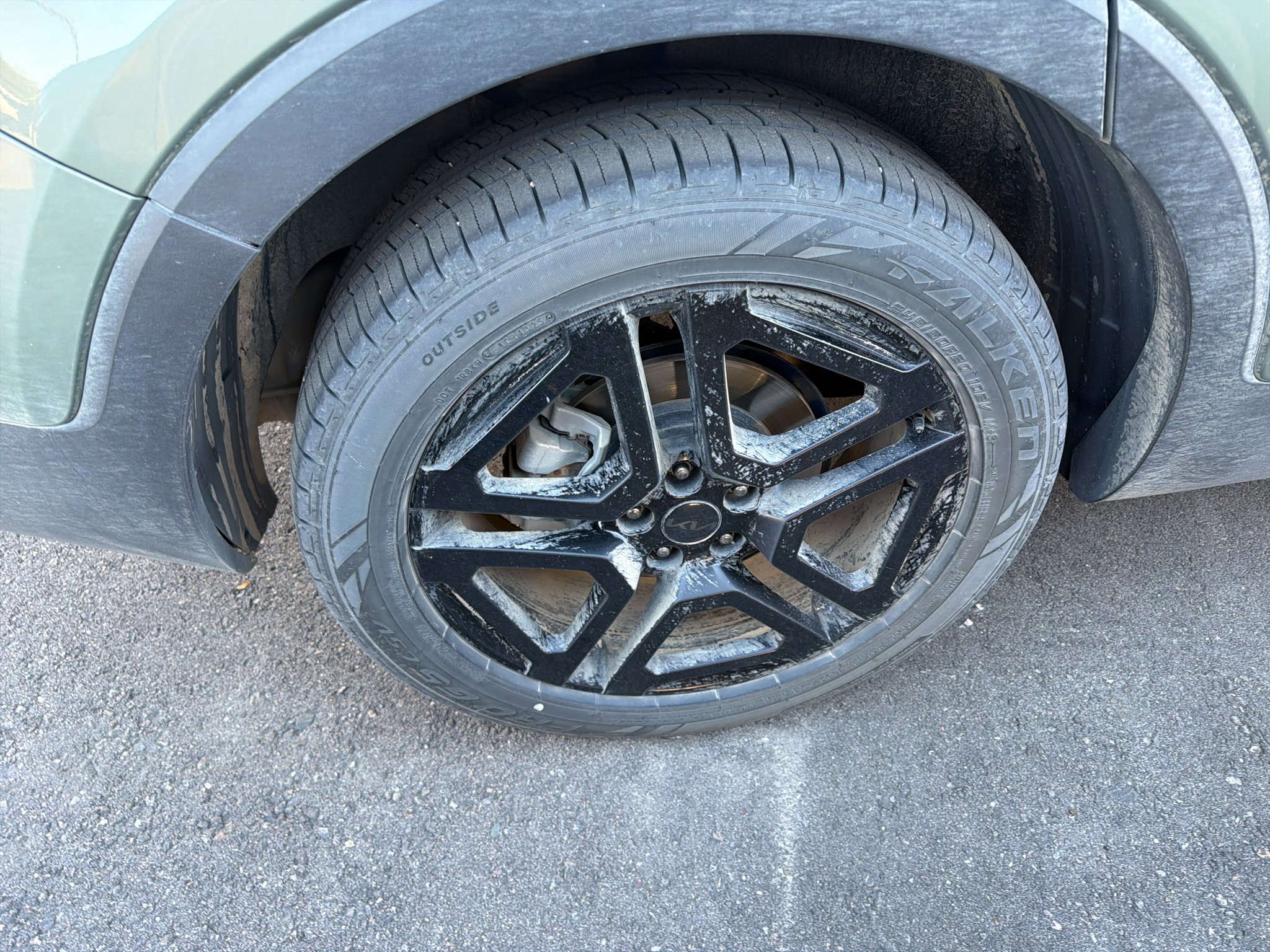 Used 2025 Green Kia EX image 1
