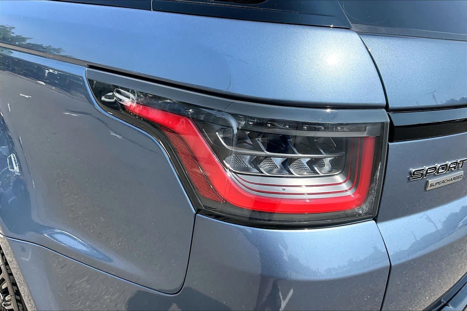Used 2019 Byron Blue Metallic Land Rover HSE Dynamic image 28