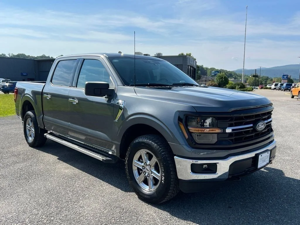 Used 2025 Gray Metallic Ford XLT image 11