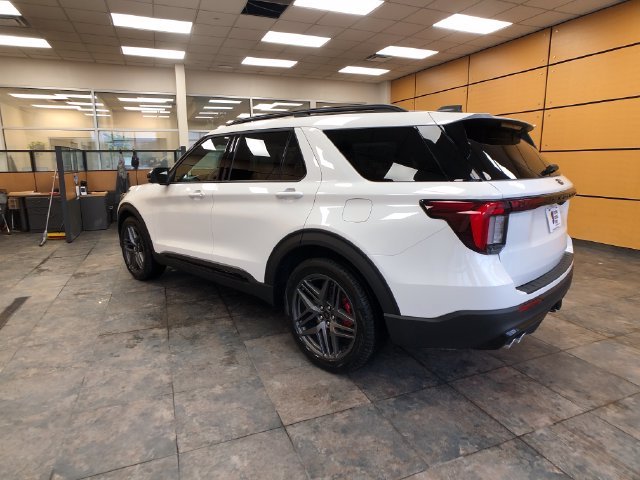 New 2026 Star White Metallic Tri-Coat Ford ST image 5
