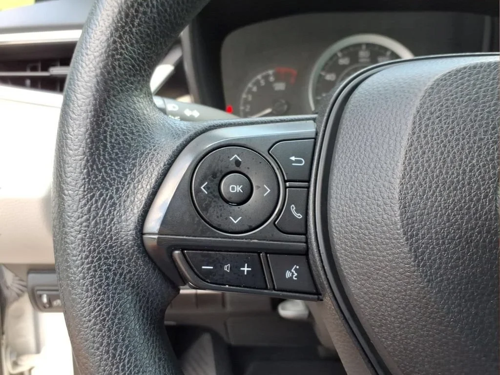 Used 2021 White Toyota LE image 11