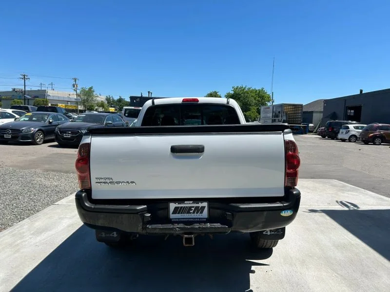 Used 2015 White Toyota Pickup 4D 6 ft image 10