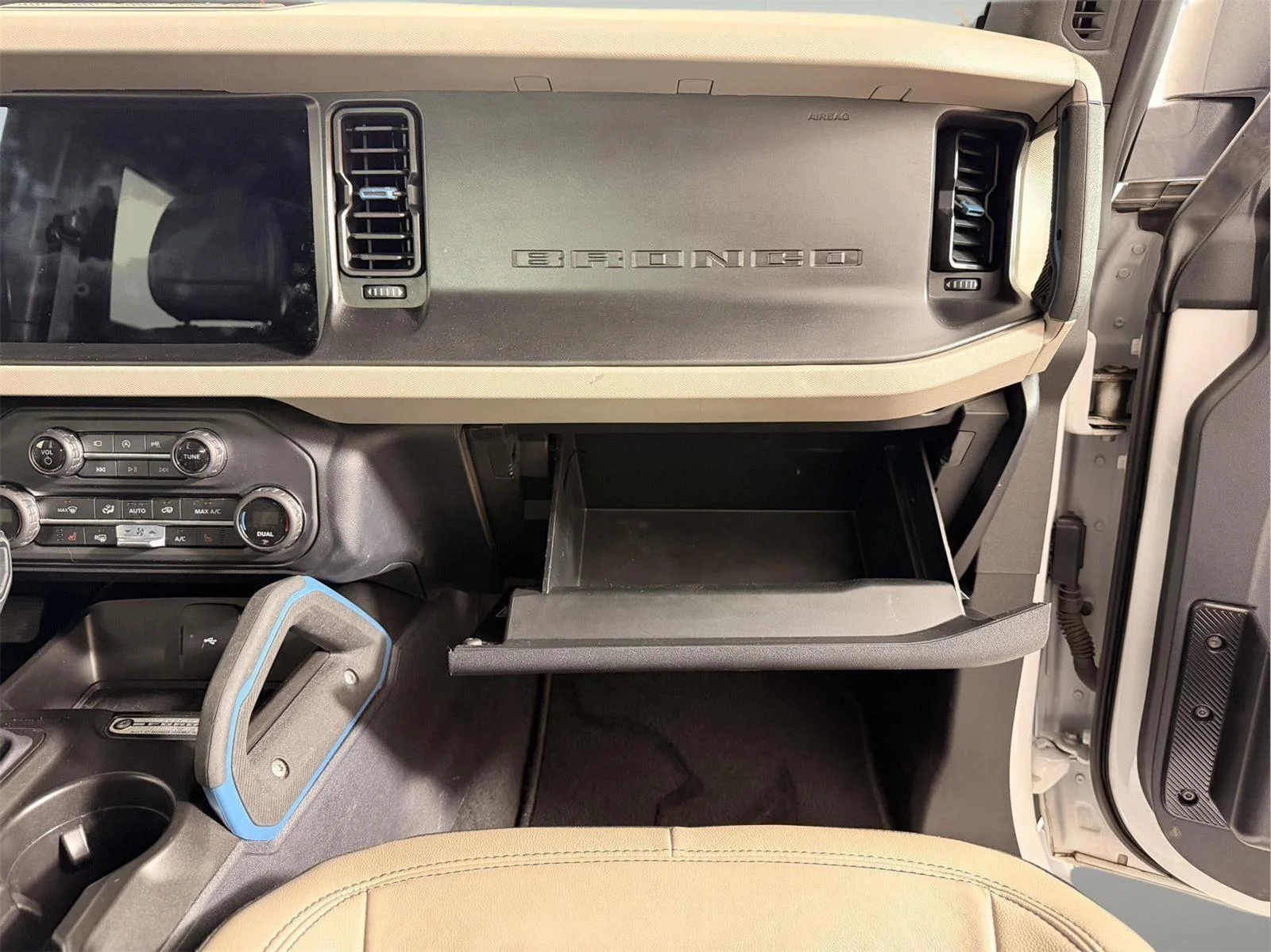Used 2023 Oxford White Ford Wildtrak Advanced image 21