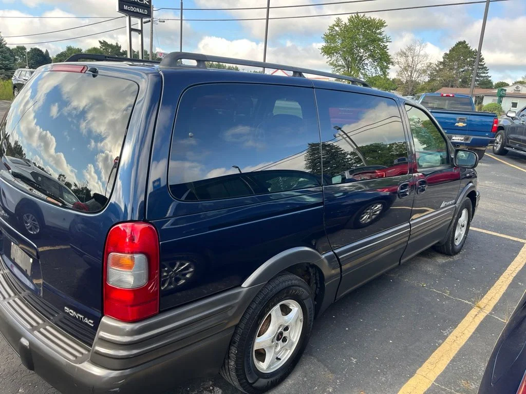 Used 2005 Blue Pontiac M16 image 6