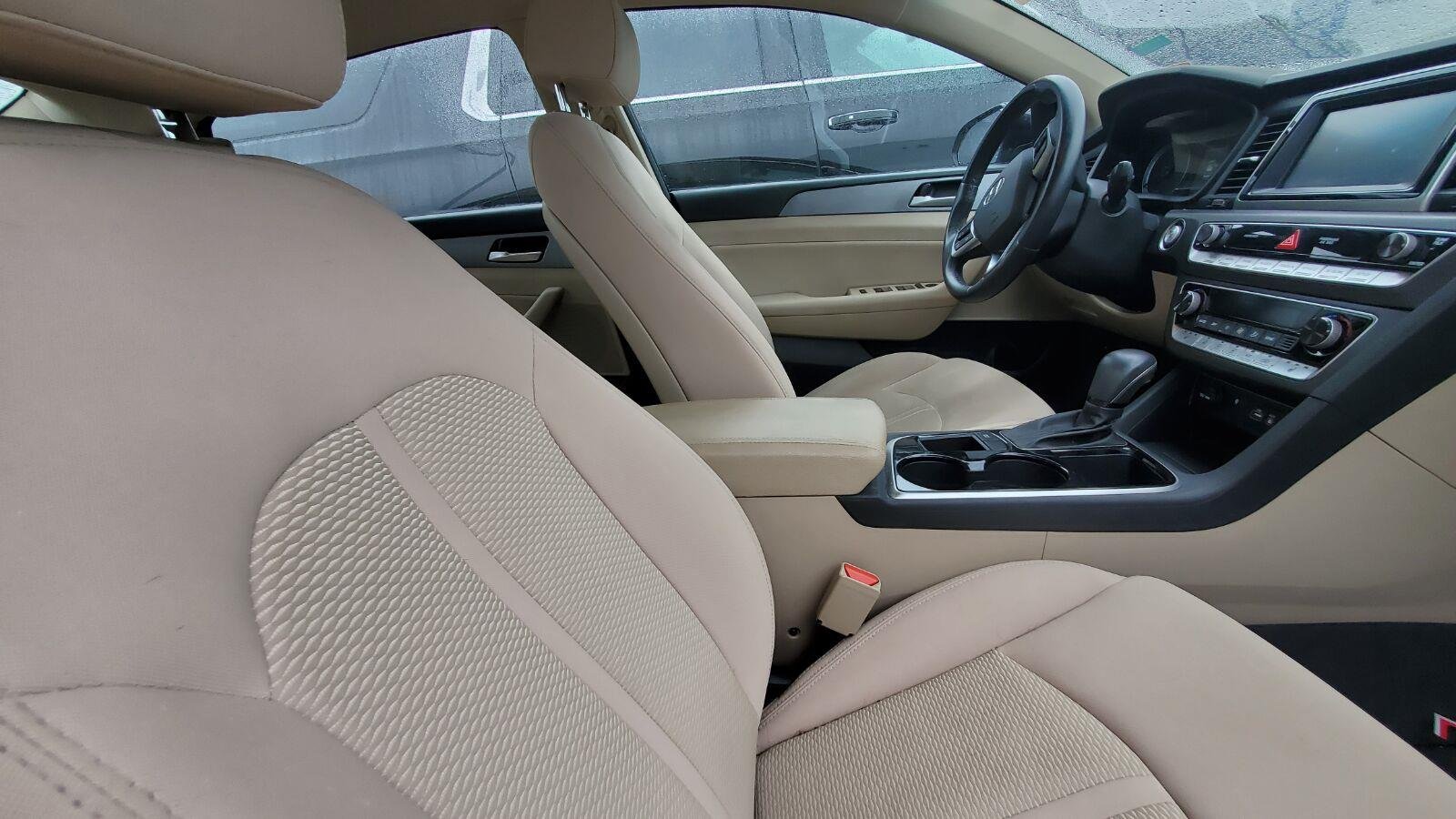 Used 2019 Phantom Black Hyundai SEL image 4