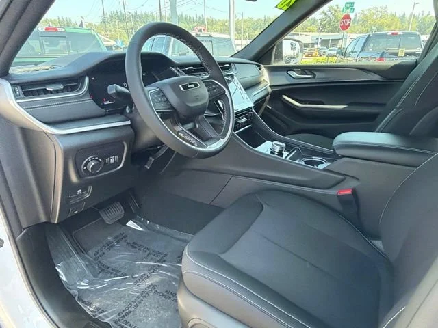 New 2026 Bright White Clearcoat Jeep Laredo image 19