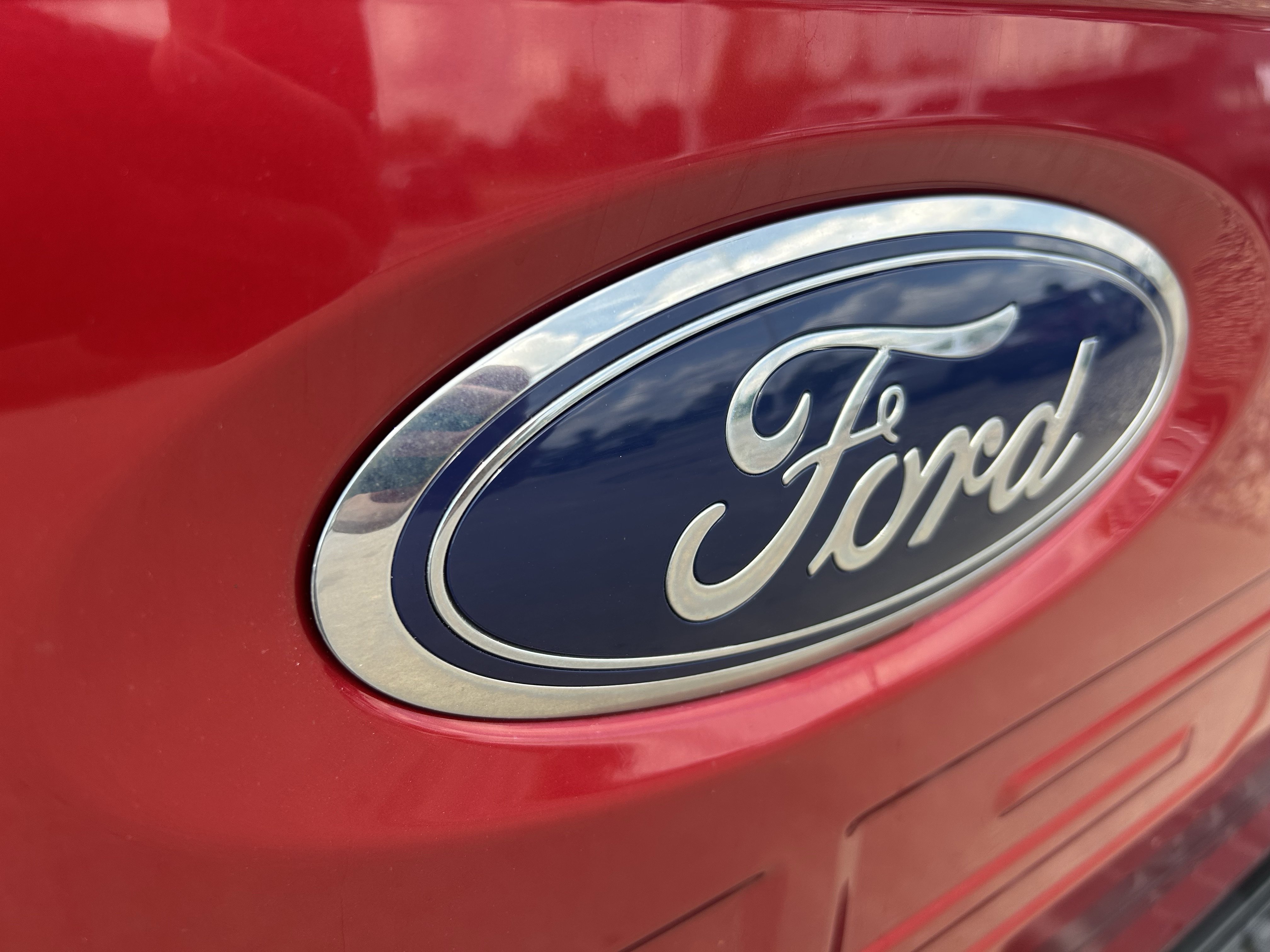 Used 2021 Red Ford LARIAT image 8