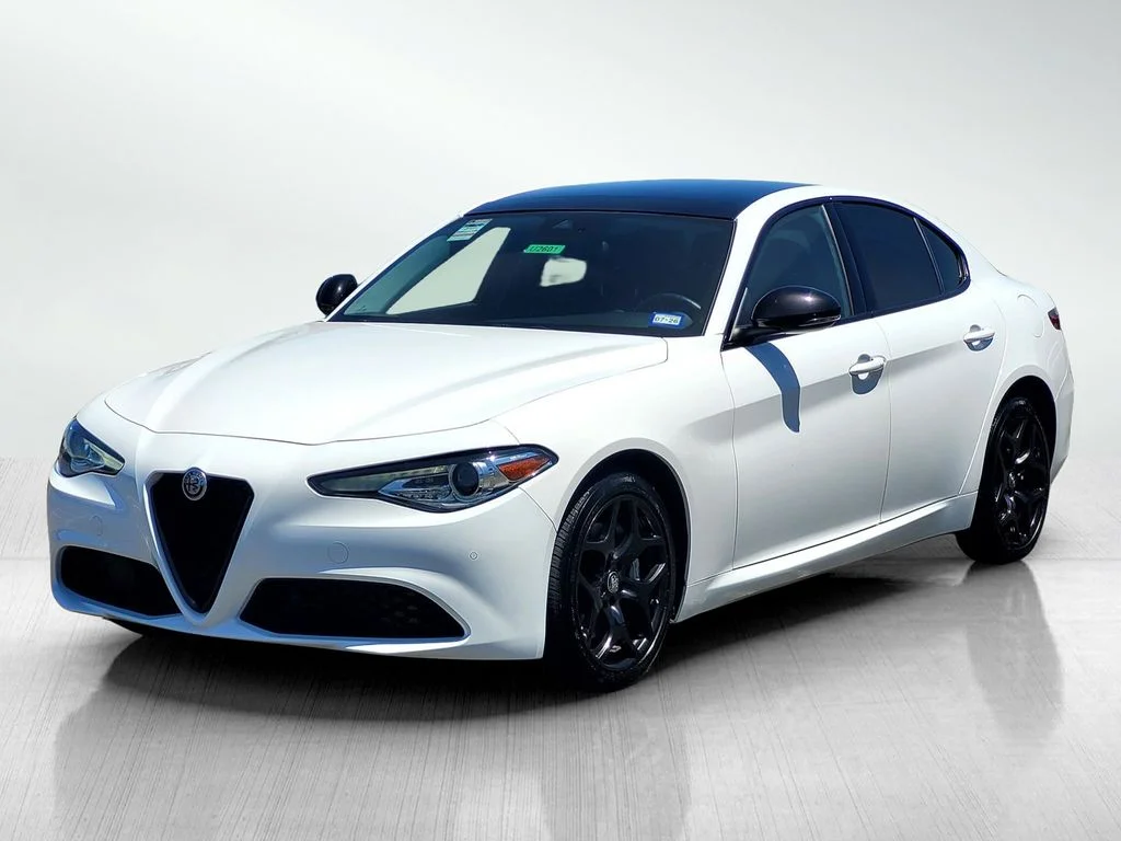 Used 2021 White Alfa Romeo  image 8