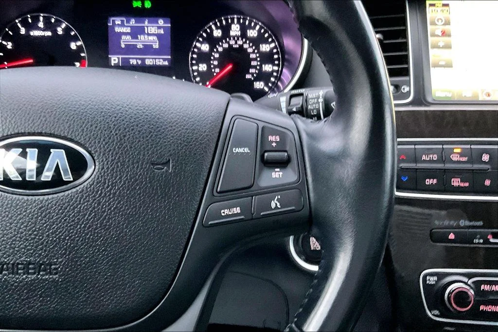 Used 2016 White Kia Premium image 22
