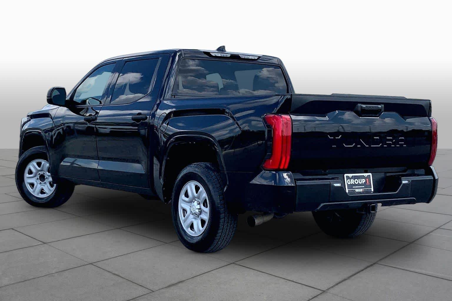 Used 2022 Midnight Black Metallic Toyota SR image 12