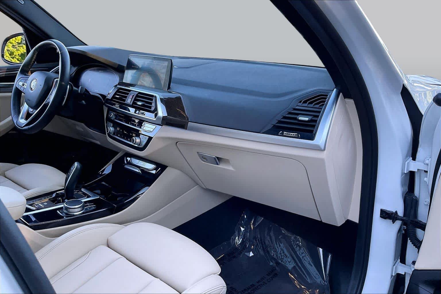 Used 2021 Mineral White Metallic BMW xDrive30e image 18