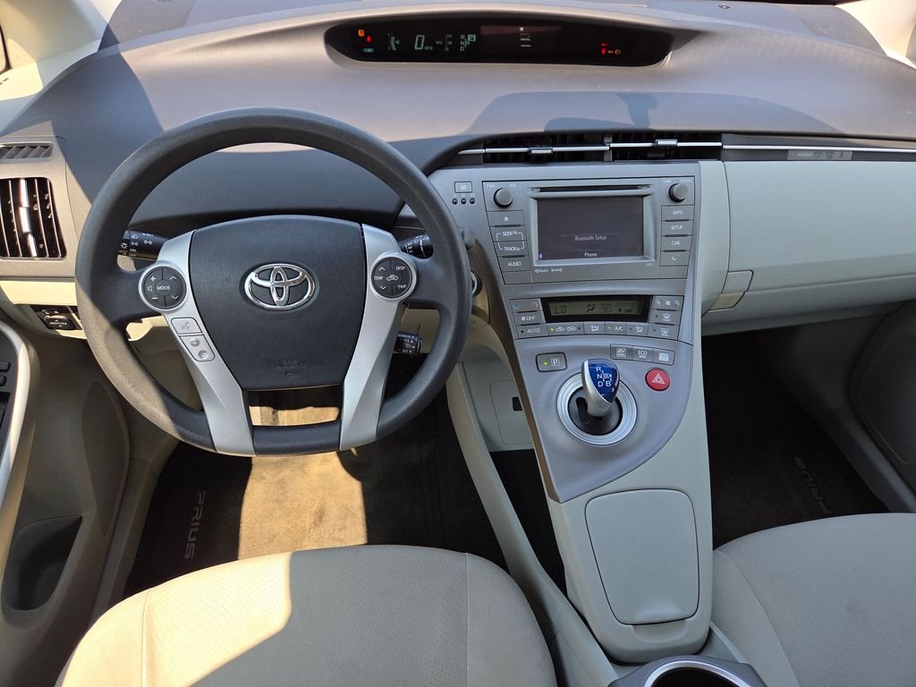 Used 2014 Beige Toyota Three image 18
