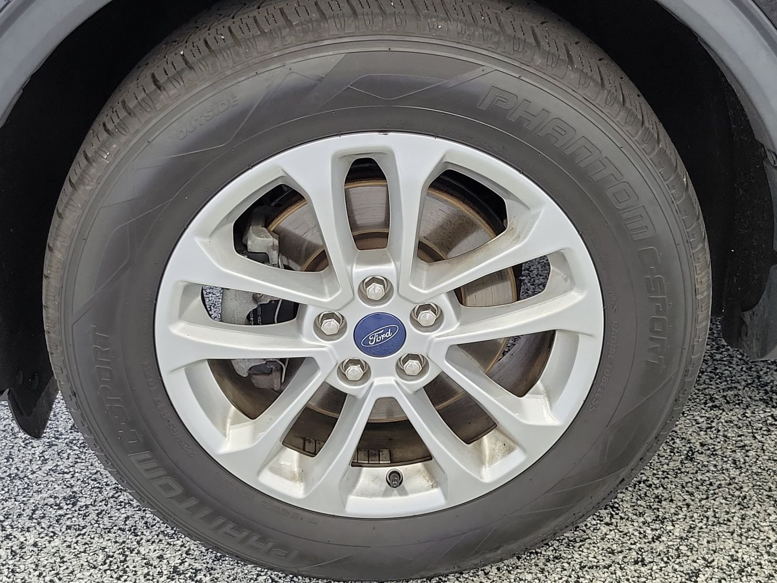 Used 2020  Ford SE image 5