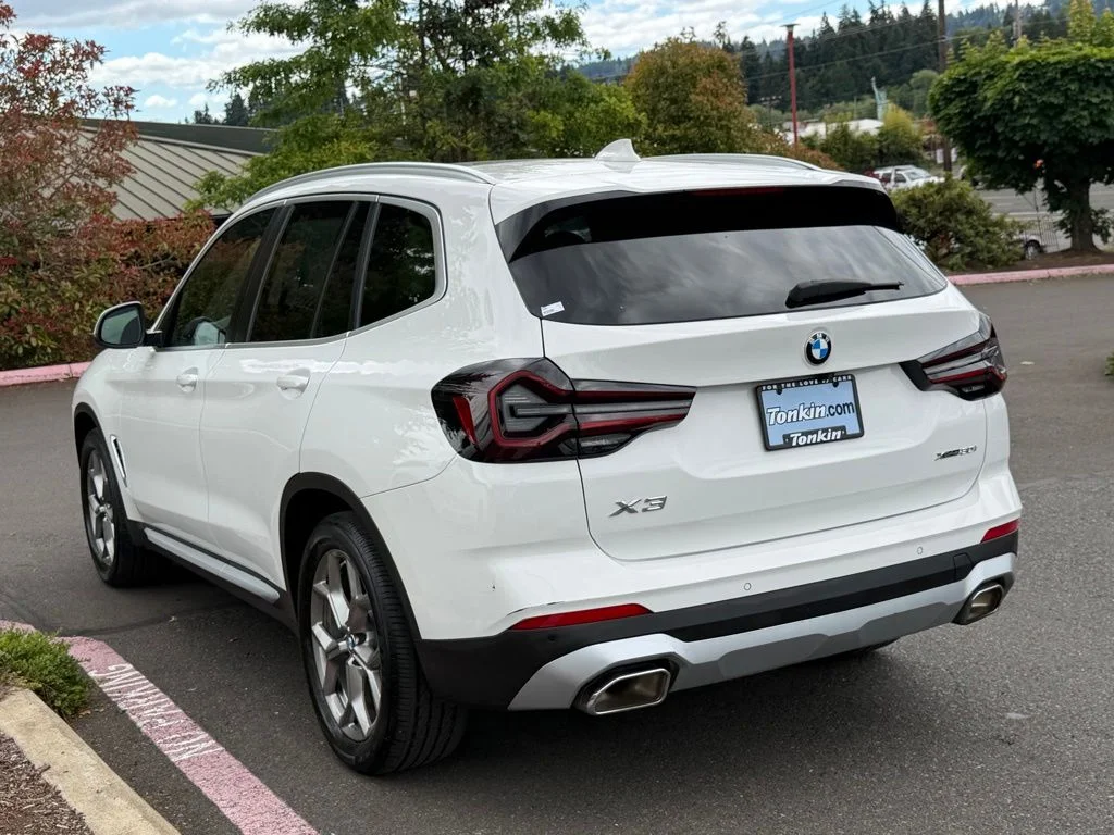 Used 2022 Alpine White BMW xDrive30i image 5