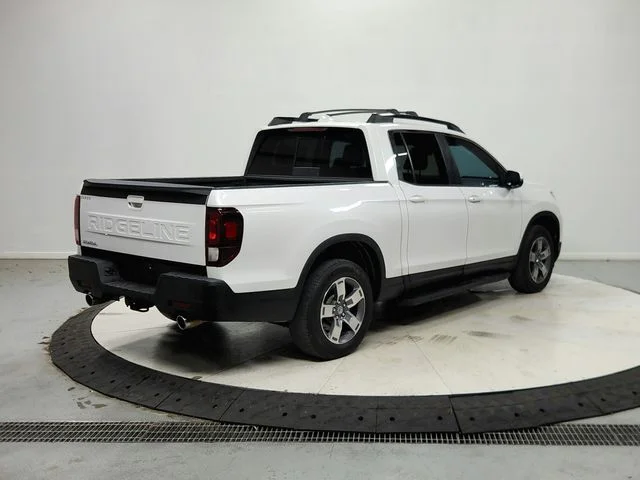 Used 2024  Honda RTL image 8