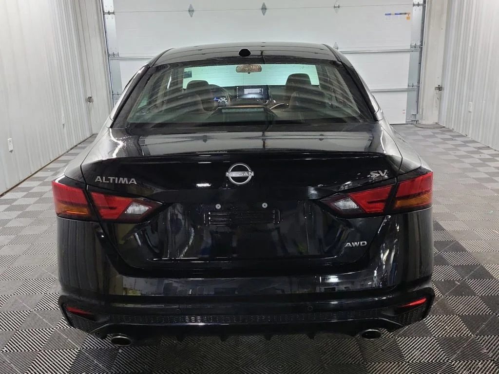 Used 2023 Black Nissan 2.5 SV image 12