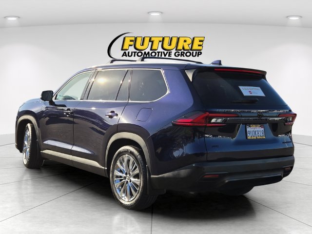 Used 2025  Toyota Platinum image 6