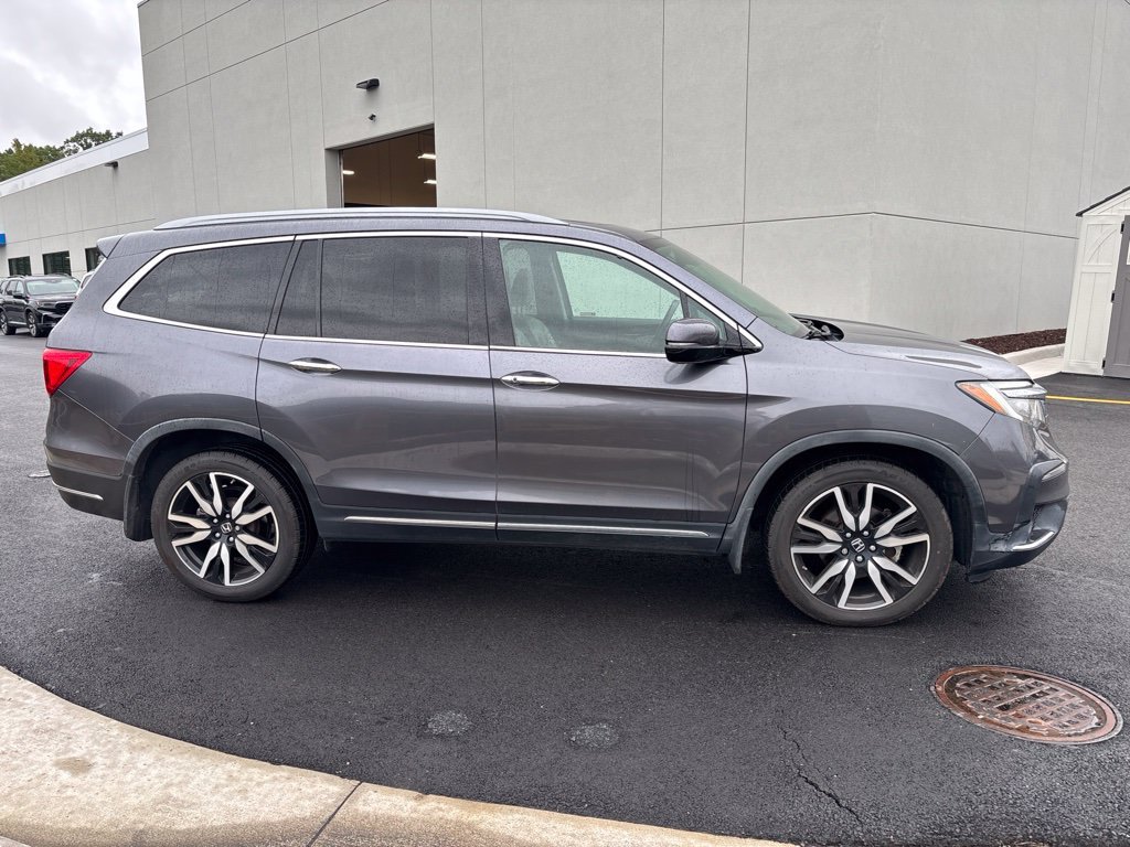 Used 2021 Modern Steel Metallic Honda Touring image 4