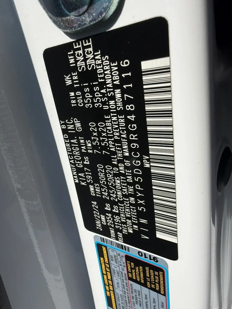 Used 2024 White Kia SX image 25