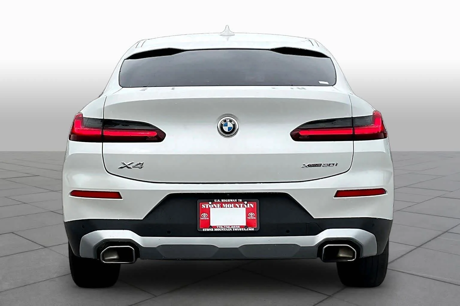 Used 2024 Alpine White BMW xDrive30i image 9
