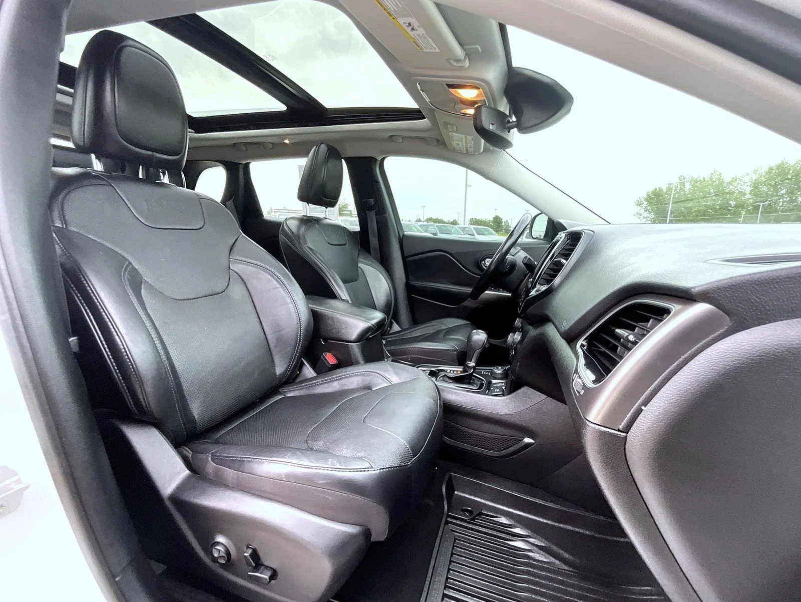 Used 2021 White Jeep Limited image 16