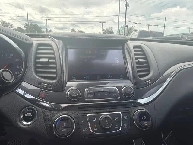 Used 2014 White Diamond Tricoat Chevrolet LTZ image 27