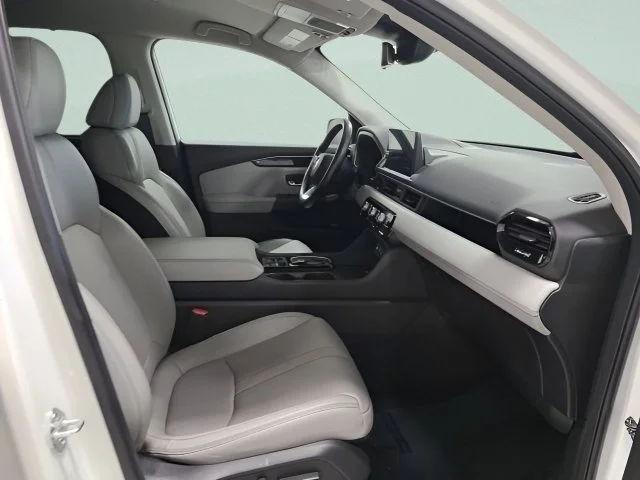 Used 2023 Platinum White Pearl Honda EX-L 8 Passenger image 12