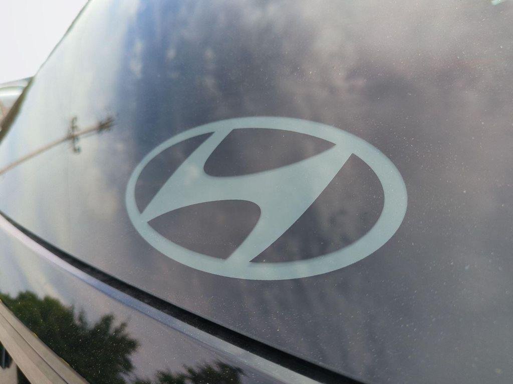New 2026 Black Hyundai SEL Premium AWD image 25