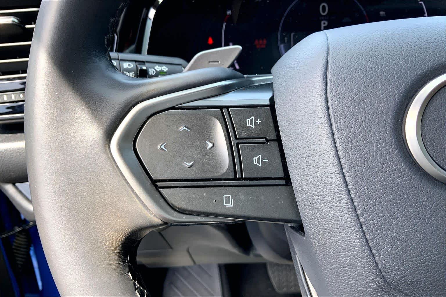 Used 2022 GRECIAN WATER Lexus Premium image 36