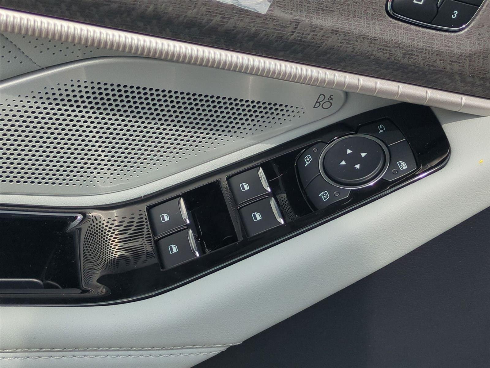 New 2026 Space White Metallic Ford Platinum™ image 16